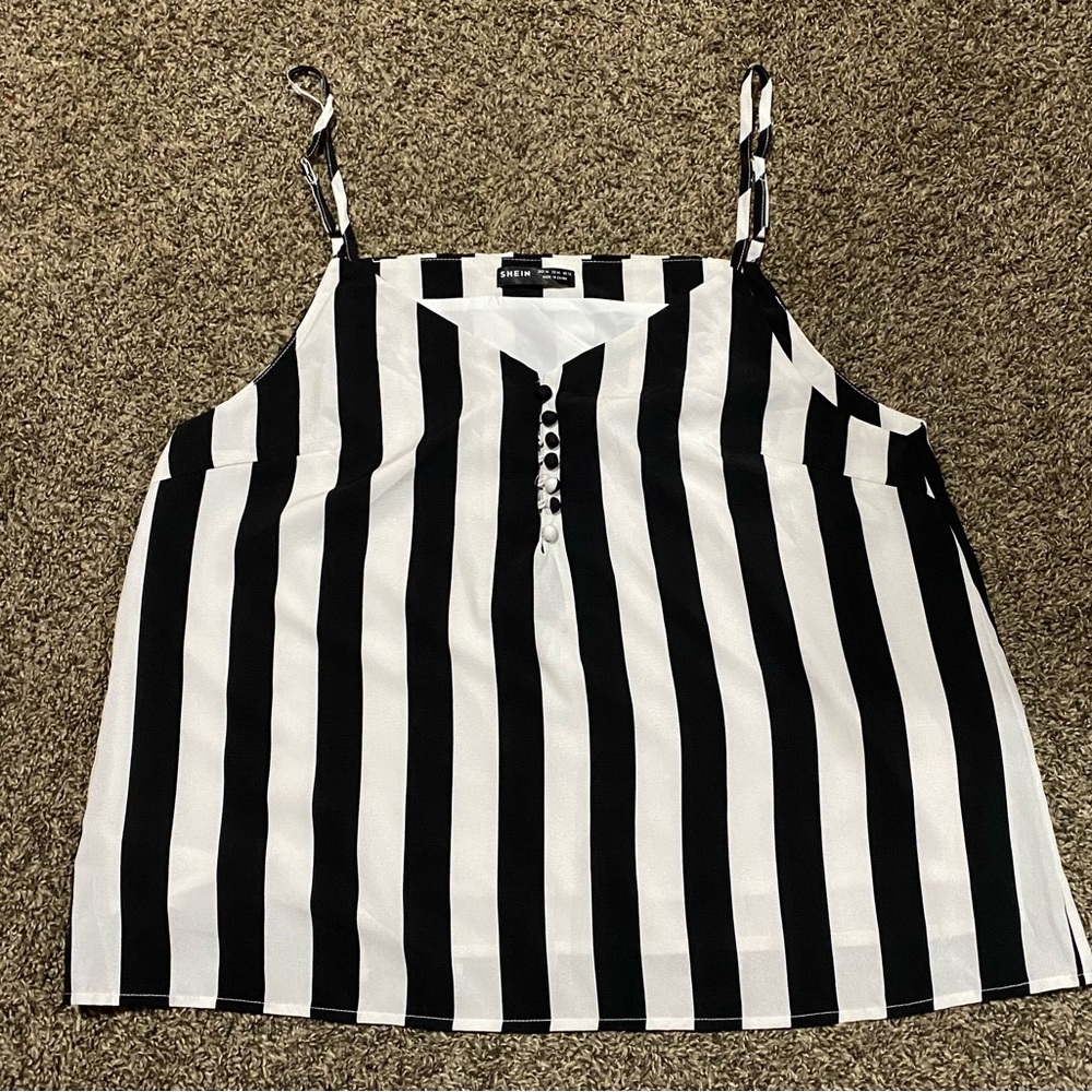 Black & White Tank Top Size XL